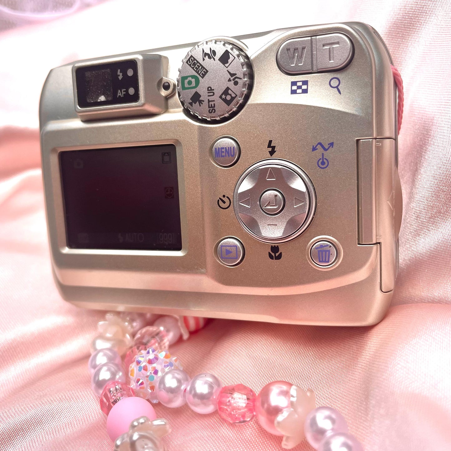 Geniune Nikon Coolpix E5100 BOXED SET cute y2k aesthetic digicam with beaded strap PreOwned