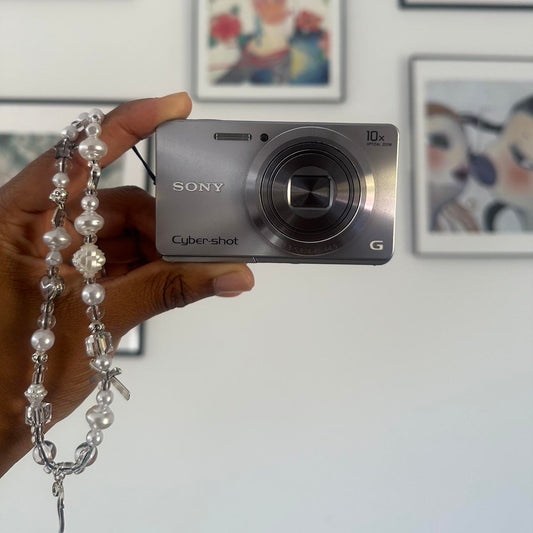 Geniune Pre-Owend Sony Cyber-Shot DSC-W690 with 16.1 Megapixels 📸.