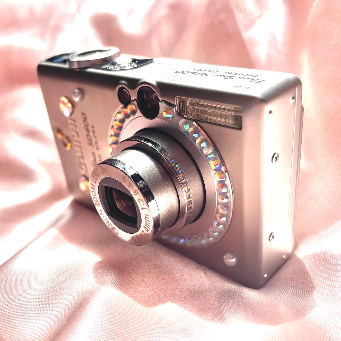 Geniune Canon PowerShot SD 600 near mint condition Digital Elph y2k aesthetic decorated digicam with beaded strap, full set PreOwned