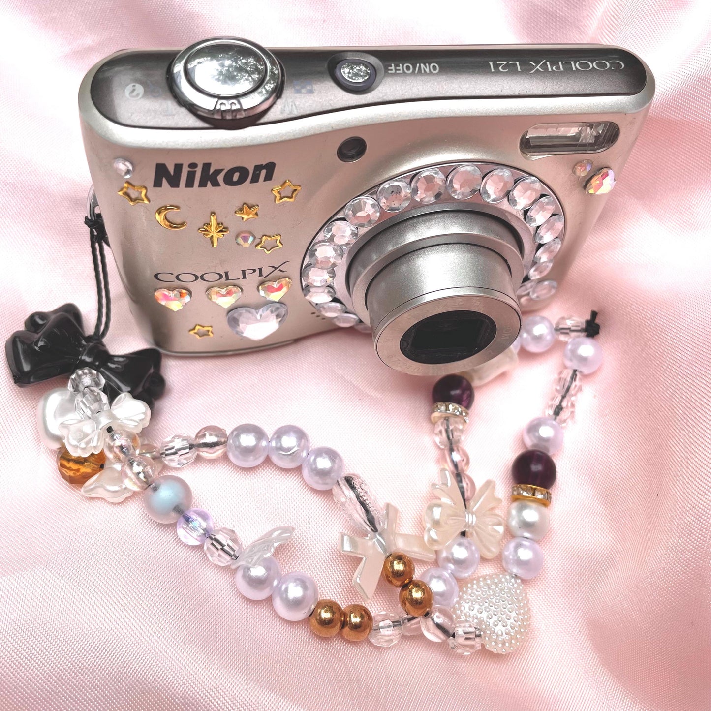 Geniune Nikon Coolpix L21 y2k aesthetic decorated digicam with beaded strap PreOwned