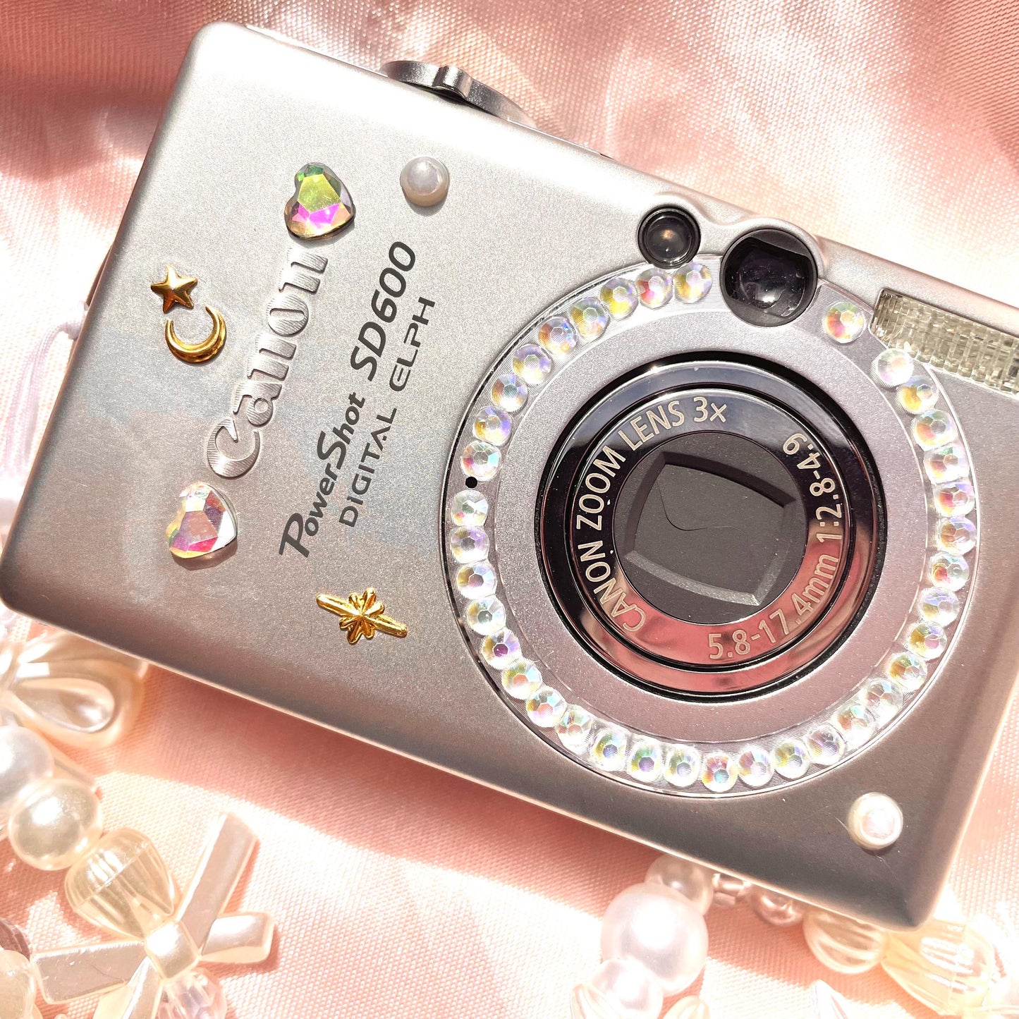 Geniune Canon PowerShot SD 600 near mint condition Digital Elph y2k aesthetic decorated digicam with beaded strap, full set PreOwned