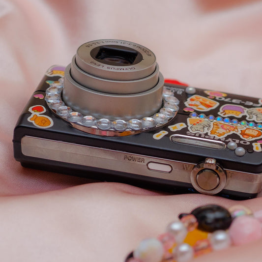 Geniune Cute y2k aesthetic decorated digicam Olympus FE 370 with beaded strap PreOwned