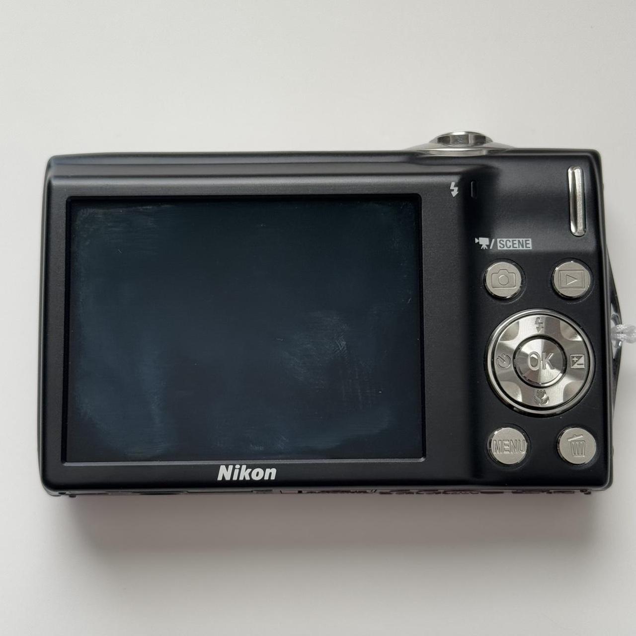 Geniune Pre-Owend Nikon Coolpix S3000 Digital Camera