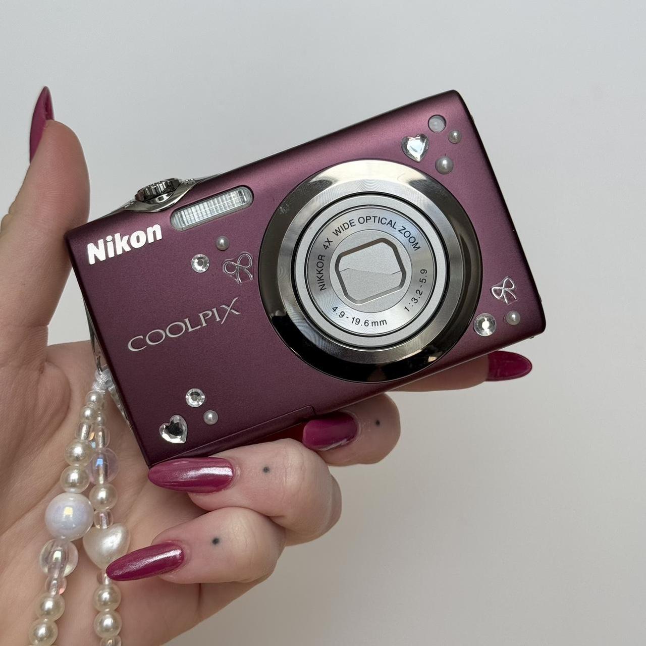 Geniune Pre-Owend Nikon Coolpix S3000 Digital Camera