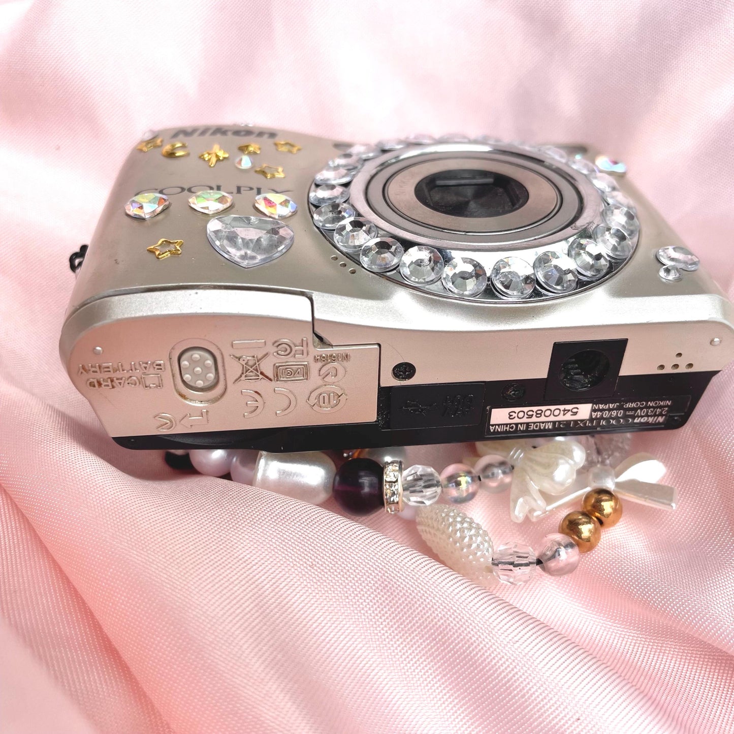 Geniune Nikon Coolpix L21 y2k aesthetic decorated digicam with beaded strap PreOwned